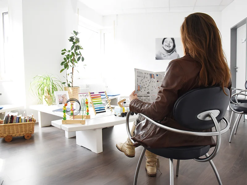 Wartezimmer Praxis Kieferorthopädie