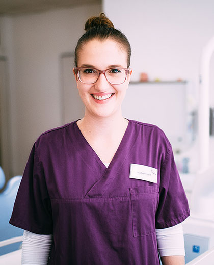 Zahnmedizinische Fachangestellte (Stuhlassistenz) Andrea Moringen